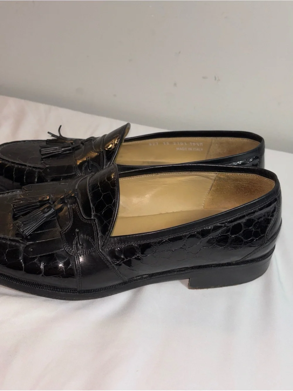 Johnston & Murphy Black Croc-Embossed Tassel Loafers.   10.5M. 7/6